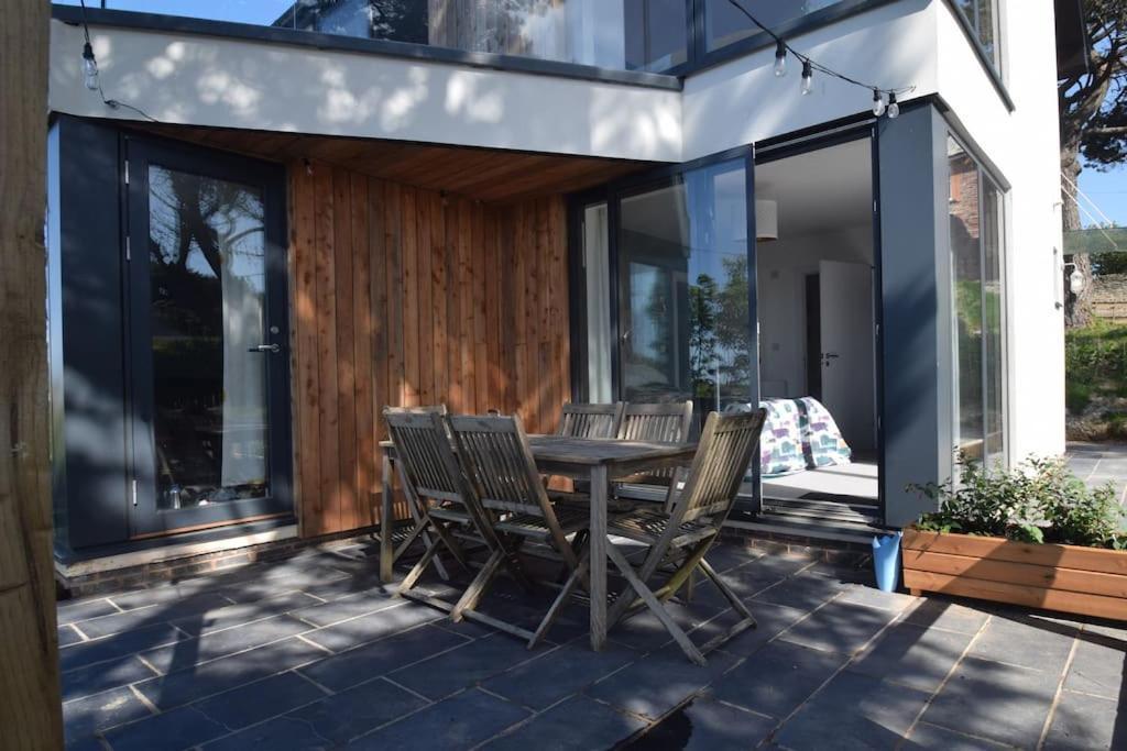 Flat 1 High Tide House, Mortehoe - Beautifully Designed Ground Floor Flat With Sea Views And Garden Экстерьер фото
