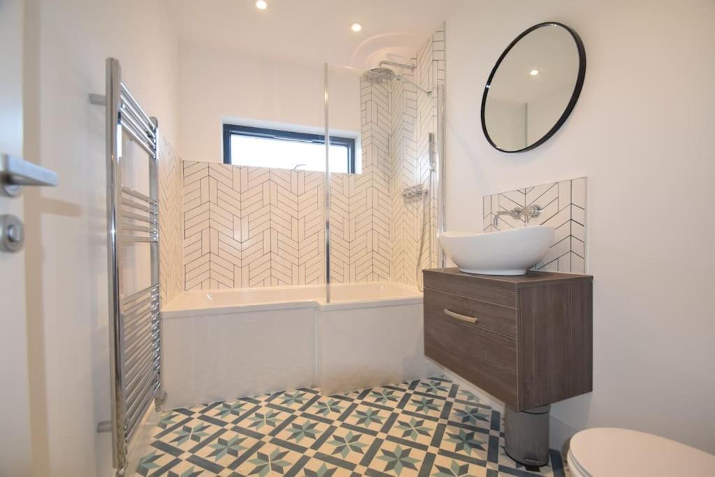 Flat 1 High Tide House, Mortehoe - Beautifully Designed Ground Floor Flat With Sea Views And Garden Экстерьер фото